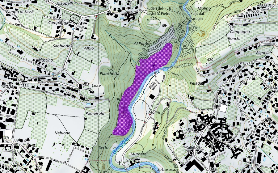 swisstopo national map showing the protected perimeter of Gole della Breggia (Amphibian spawning site)
