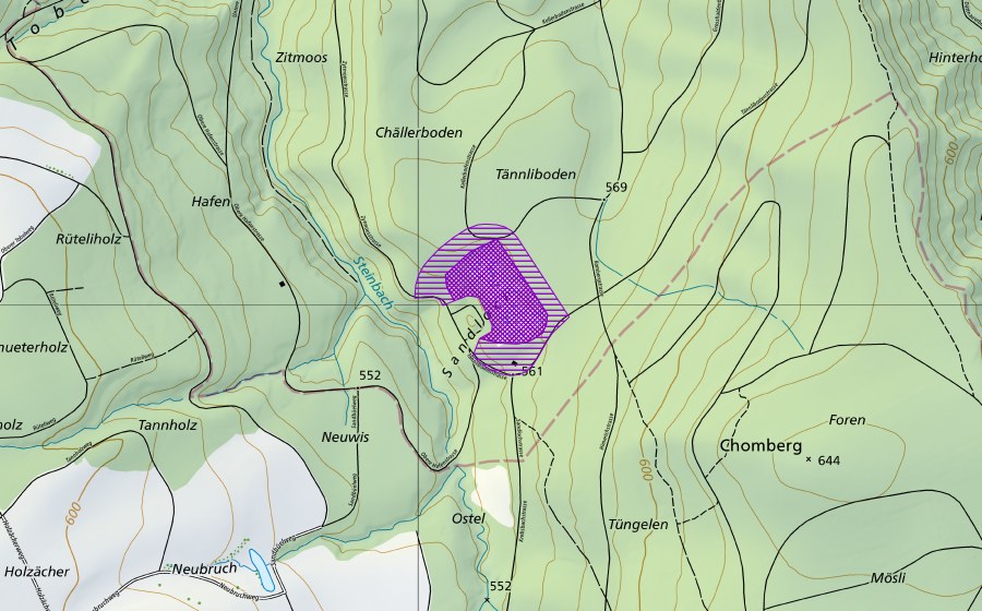 swisstopo national map showing the protected perimeter of Sandlochgrube Chomberg (Amphibian spawning site)