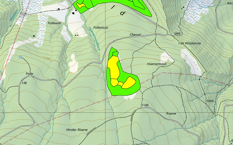 Carte nationale swisstopo avec le périmètre protégé de Follenwald im Krienser Hohwald (Haut-marais)