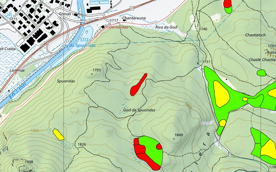 Carte nationale swisstopo avec le périmètre protégé de Stazer Wald (Haut-marais)