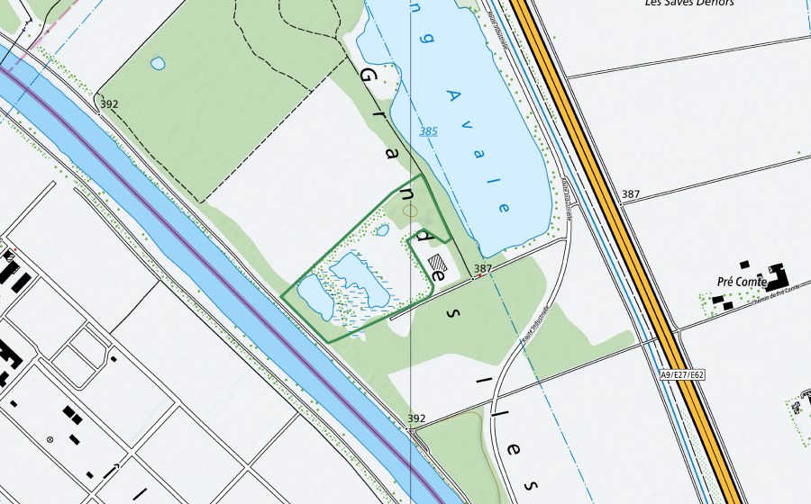 swisstopo national map showing the protected perimeter of Grandes Iles d'Aval (Nature reserve)